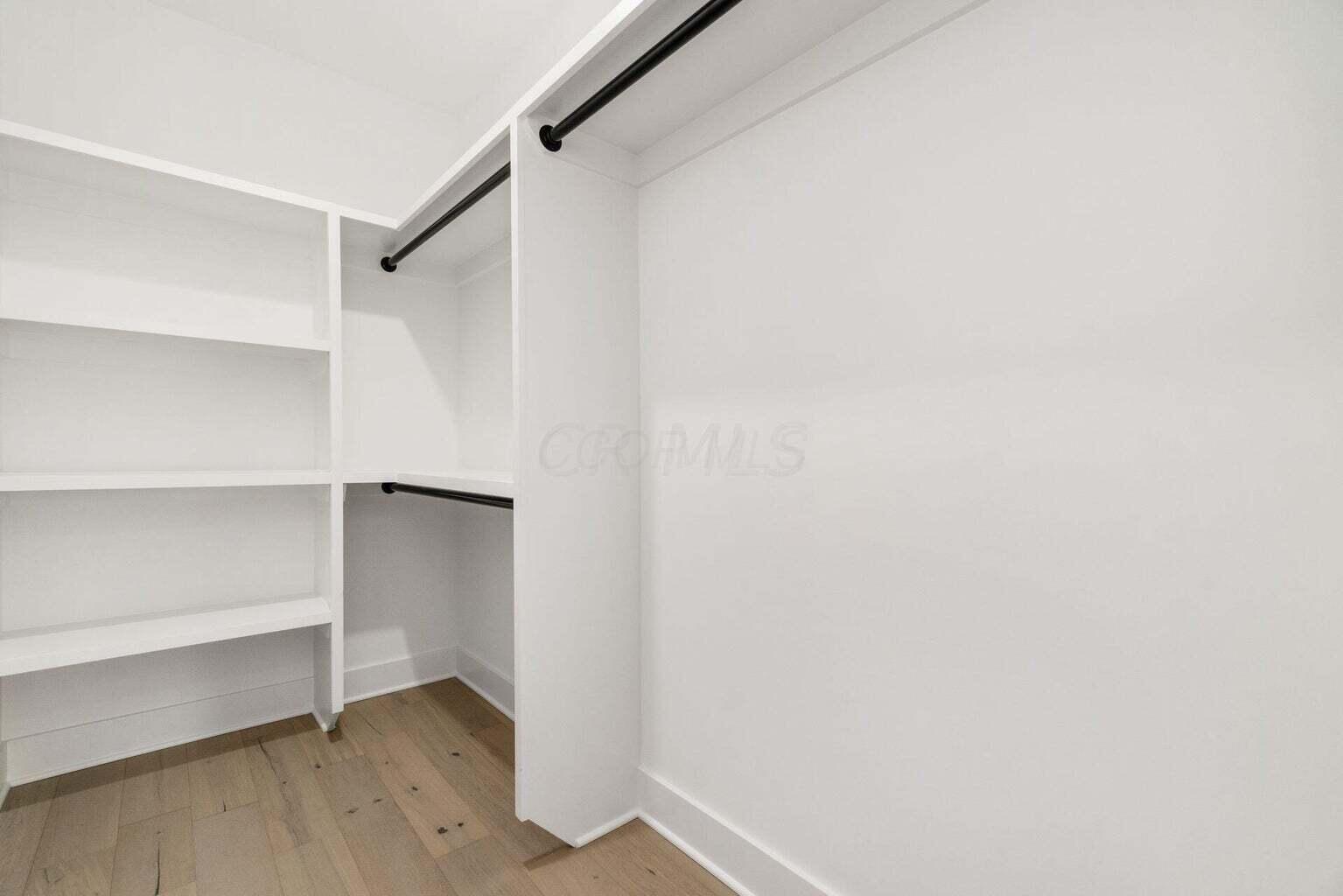 245 E Redbud Alley