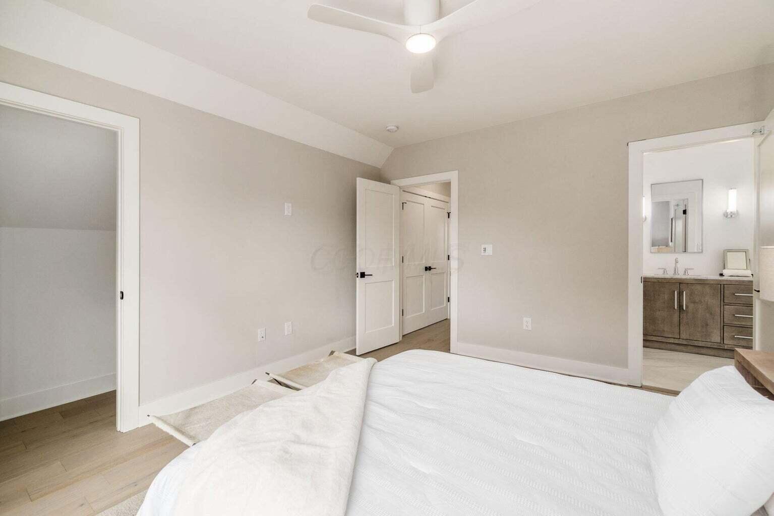 245 E Redbud Alley