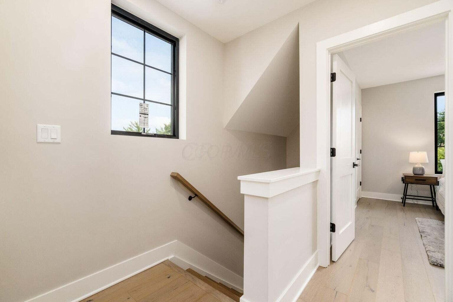 245 E Redbud Alley