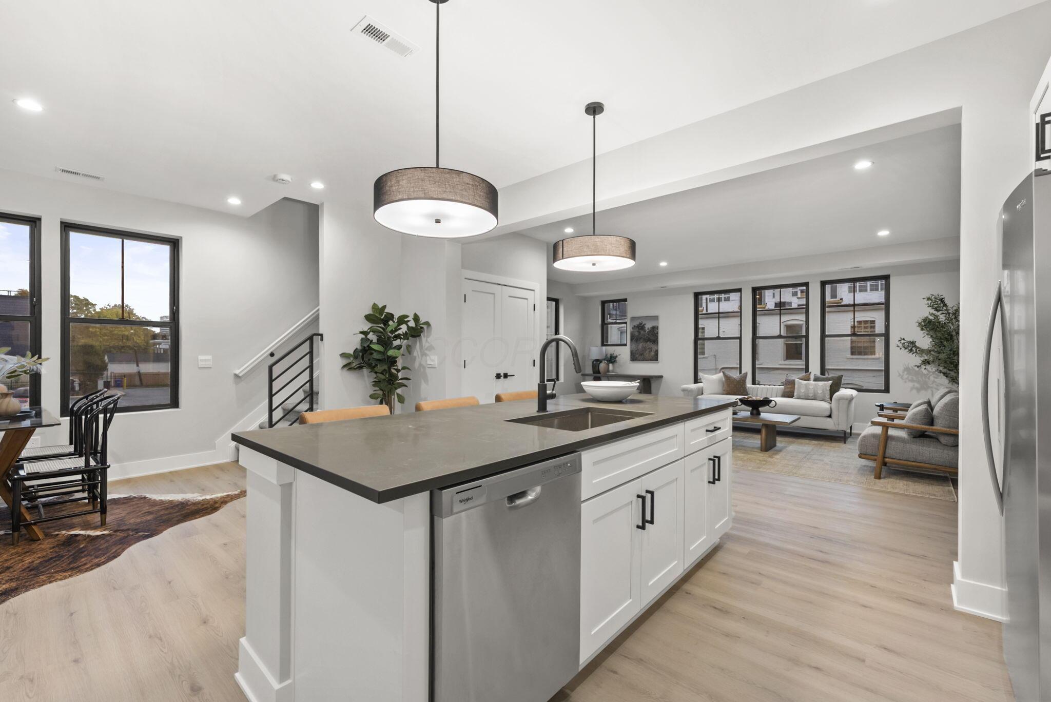 535 W Chapel Street