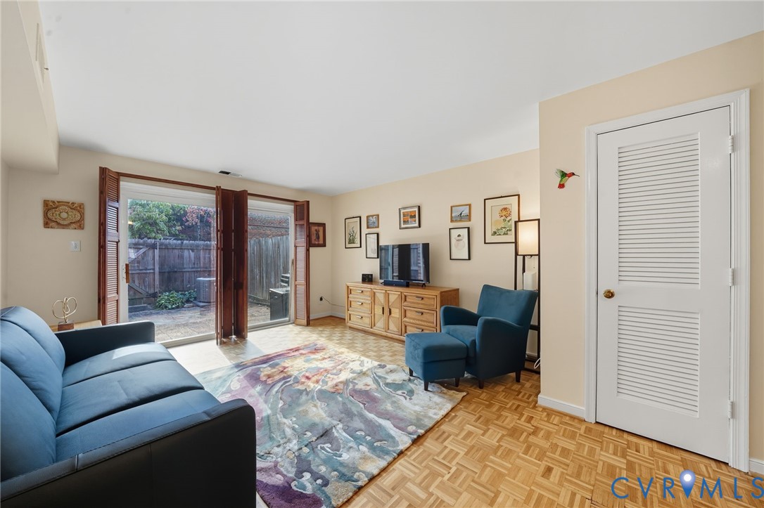 403 N Hamilton St Unit#J