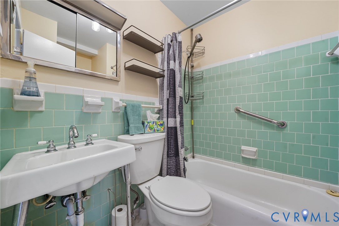 403 N Hamilton St Unit#J