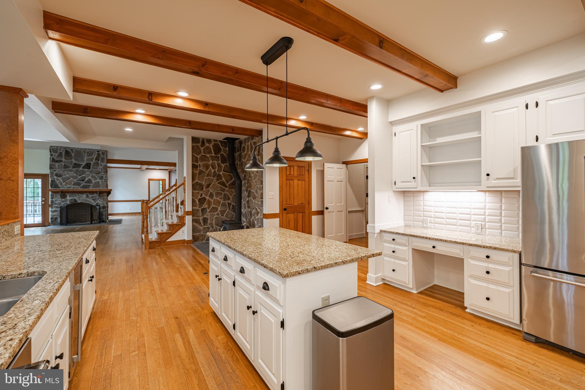 328 Perrow Ln