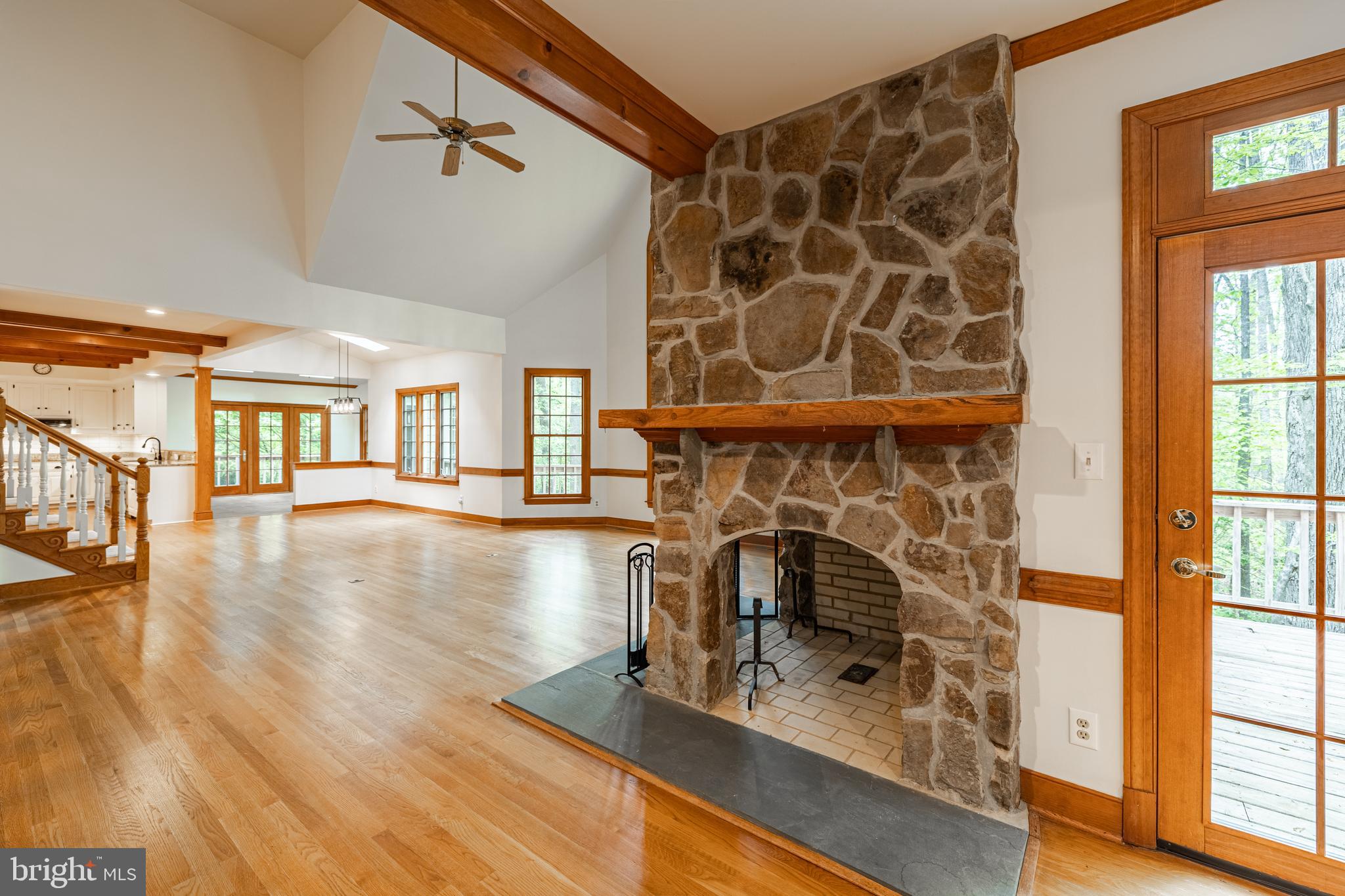 328 Perrow Ln