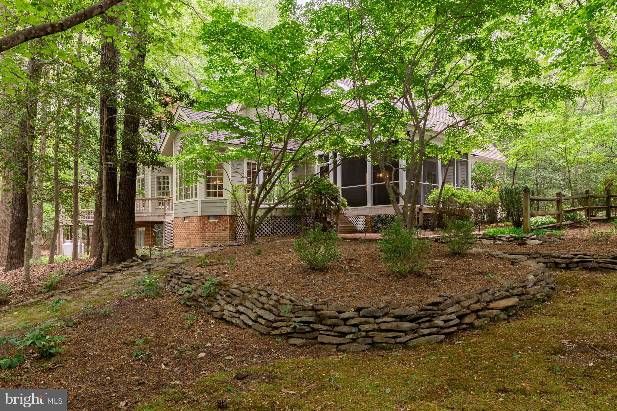 328 Perrow Ln