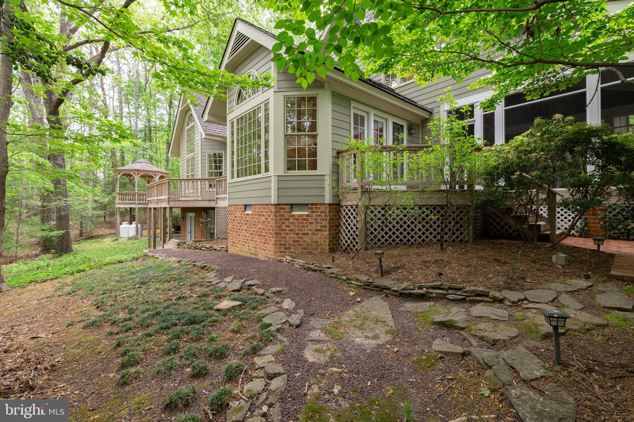 328 Perrow Ln