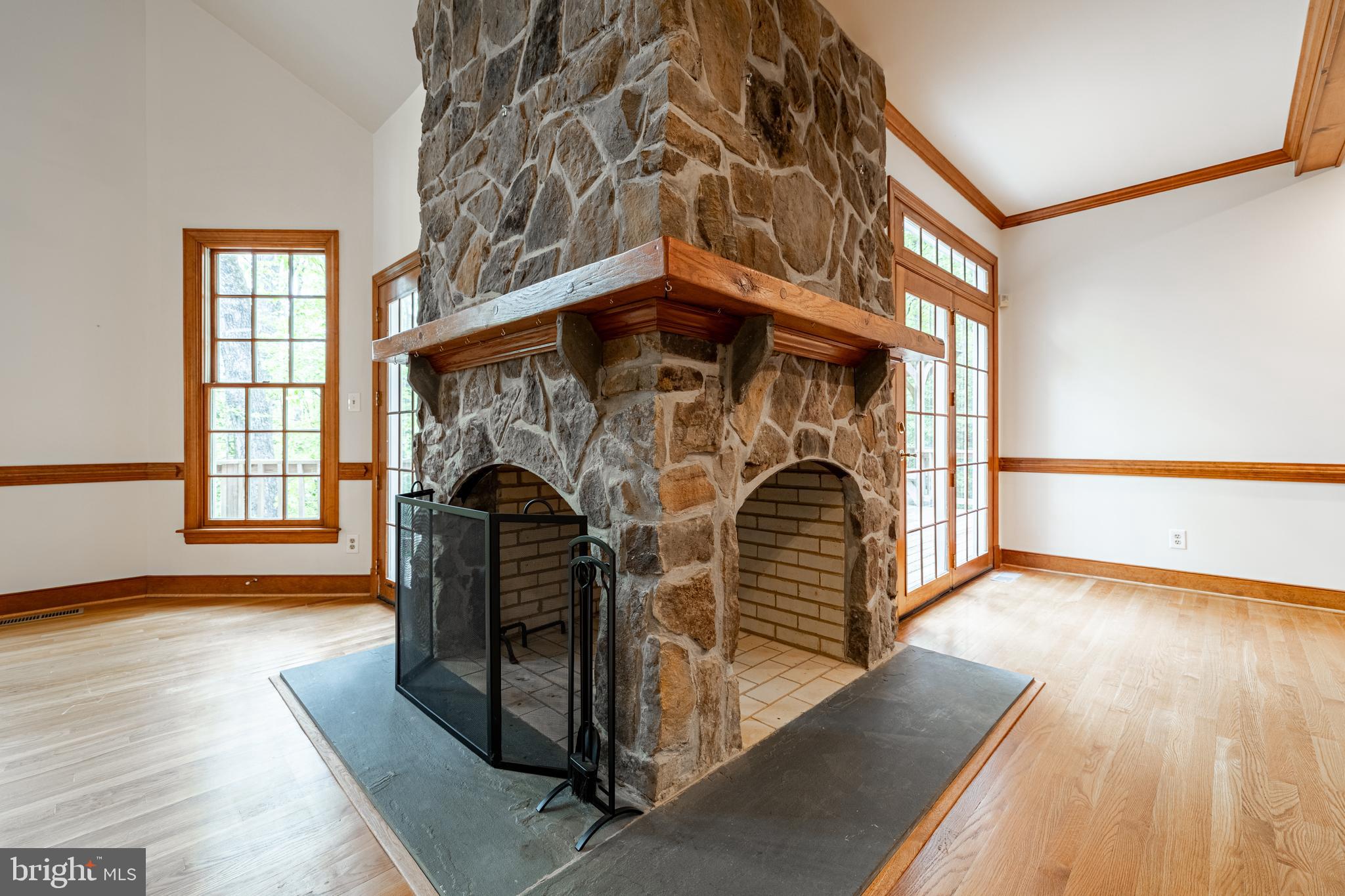 328 Perrow Ln