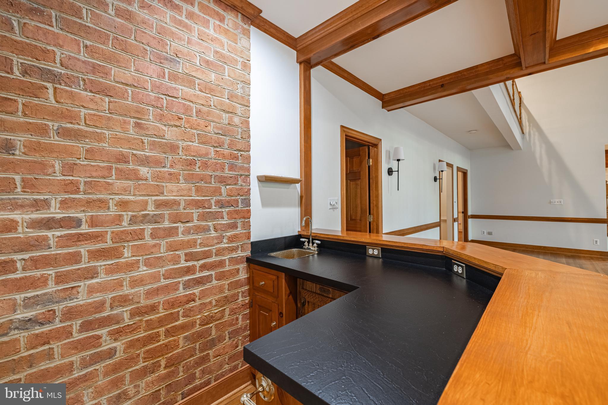 328 Perrow Ln
