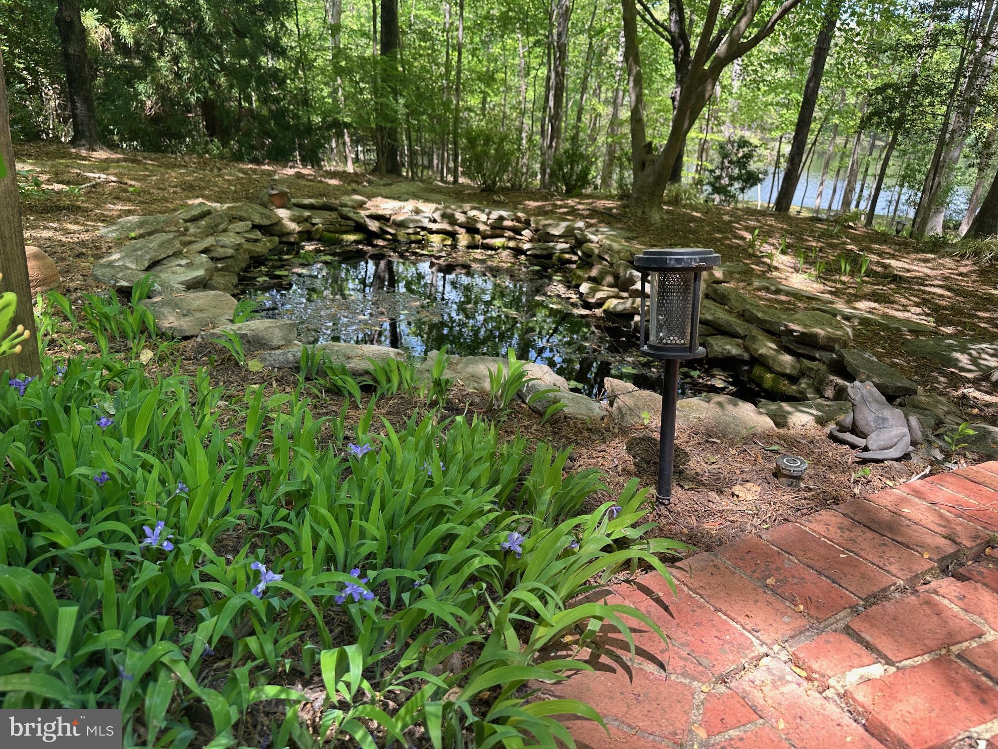 328 Perrow Ln