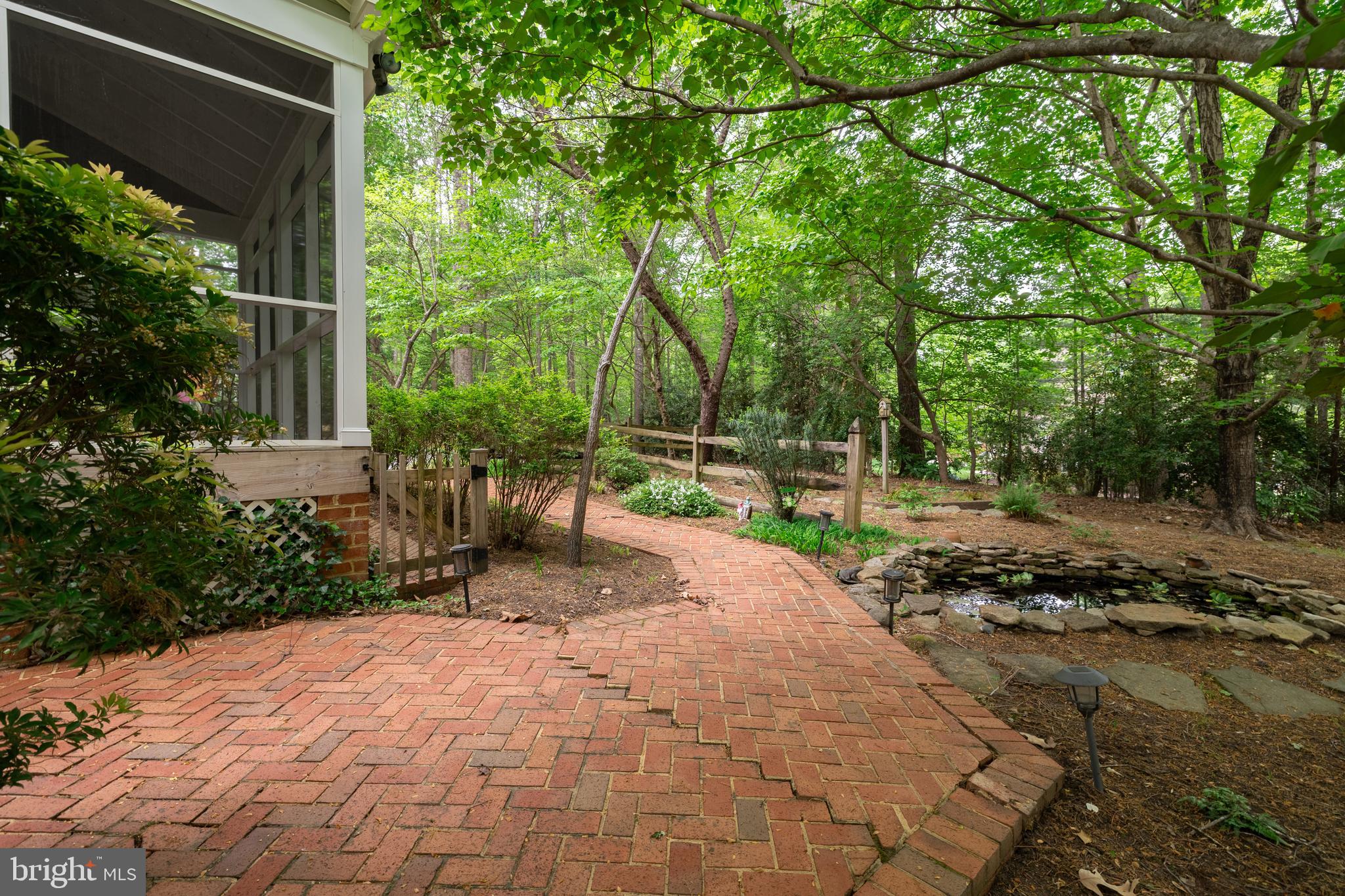 328 Perrow Ln