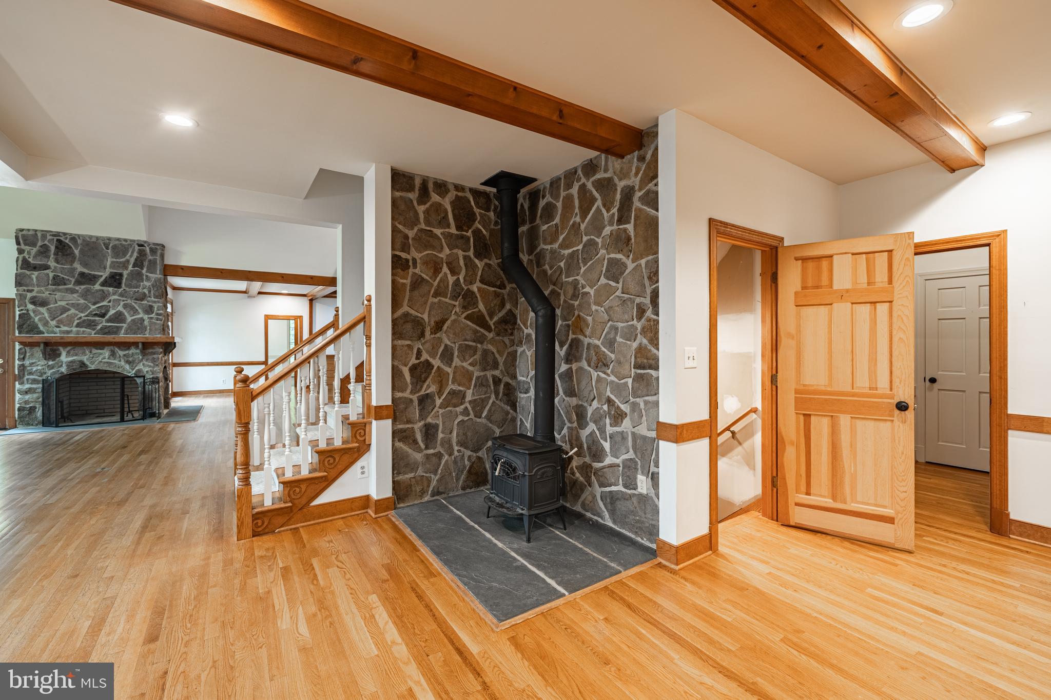 328 Perrow Ln
