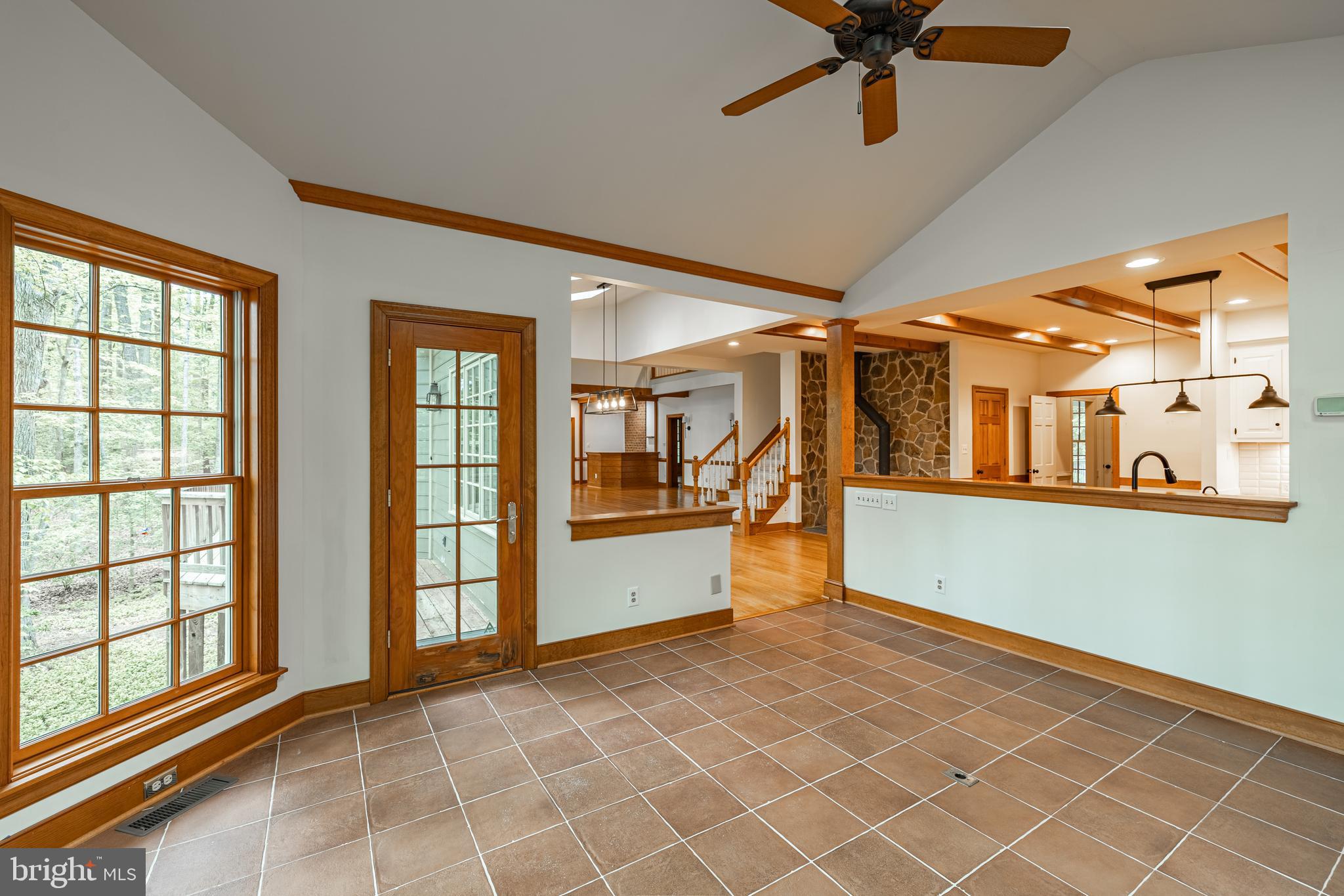 328 Perrow Ln