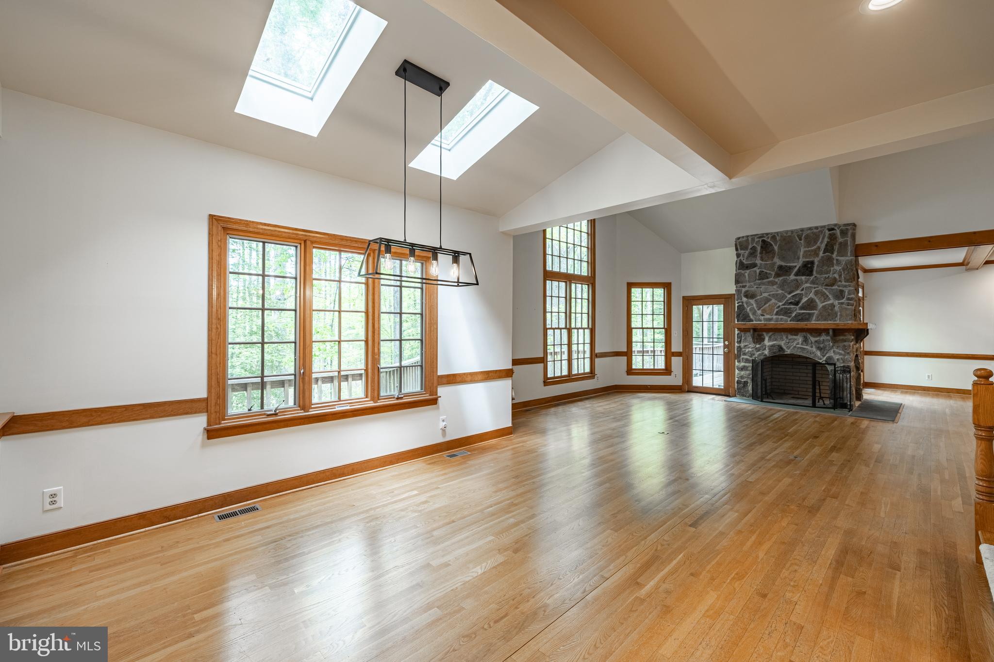 328 Perrow Ln