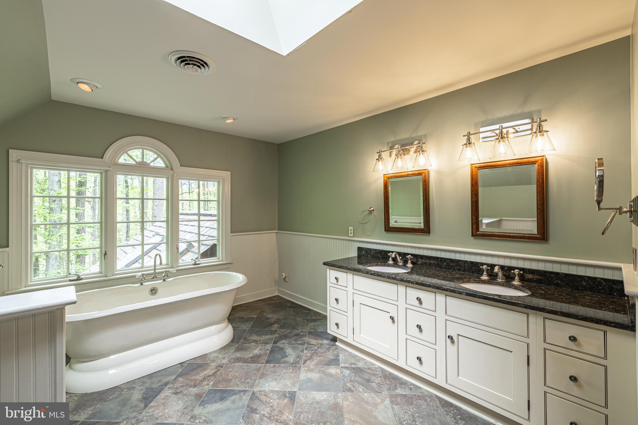 328 Perrow Ln
