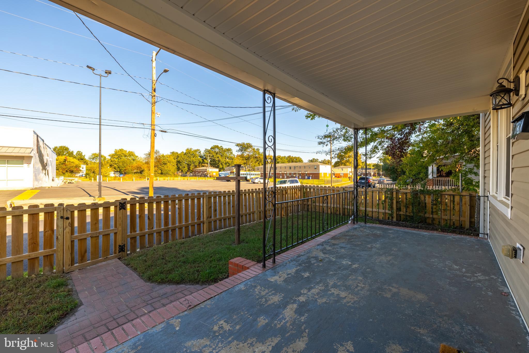 1905 Creighton Rd