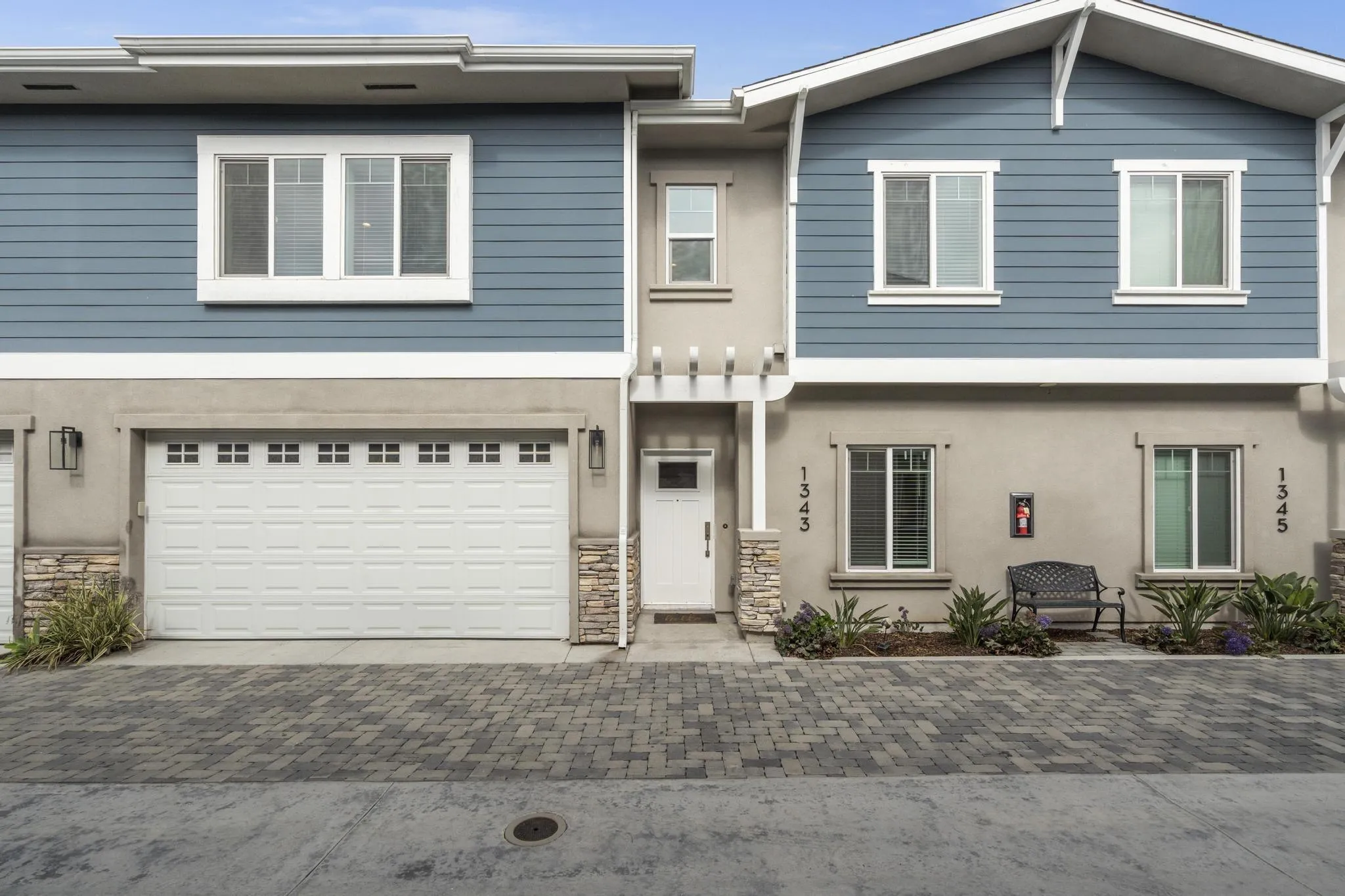 1343 Holly Ave