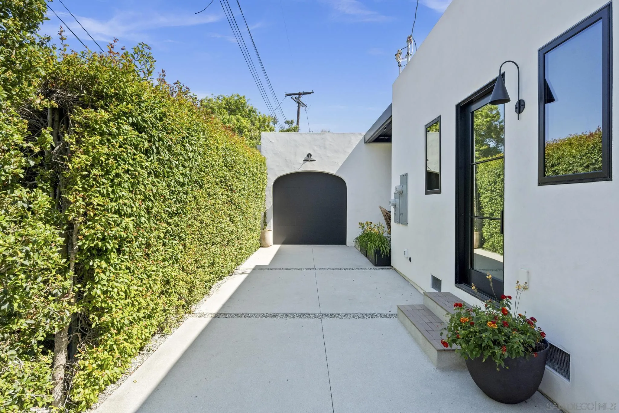 4223 Middlesex Dr
