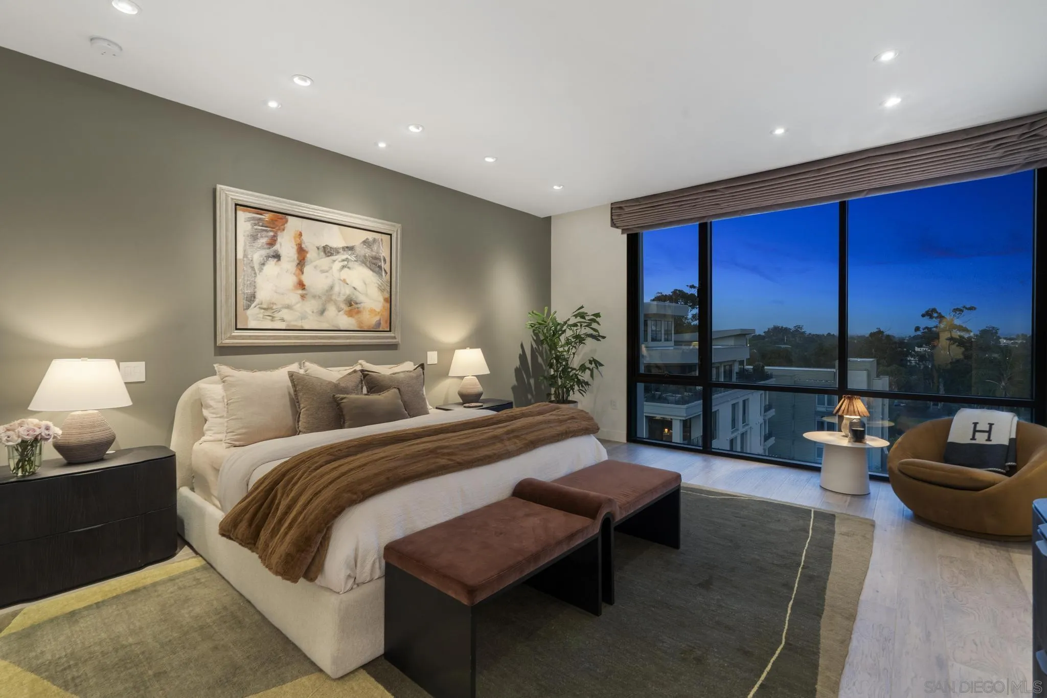 2604 5th Ave Unit #801