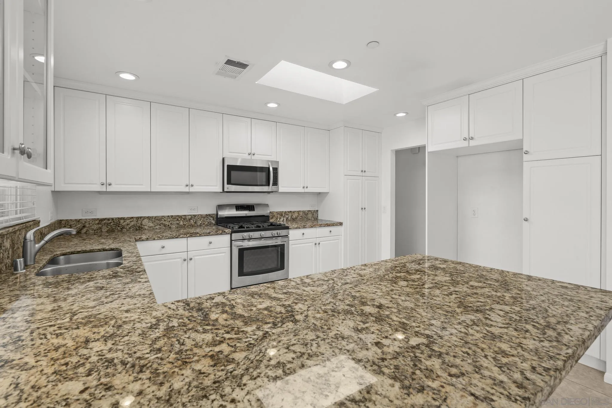 12507 Castle Court Dr