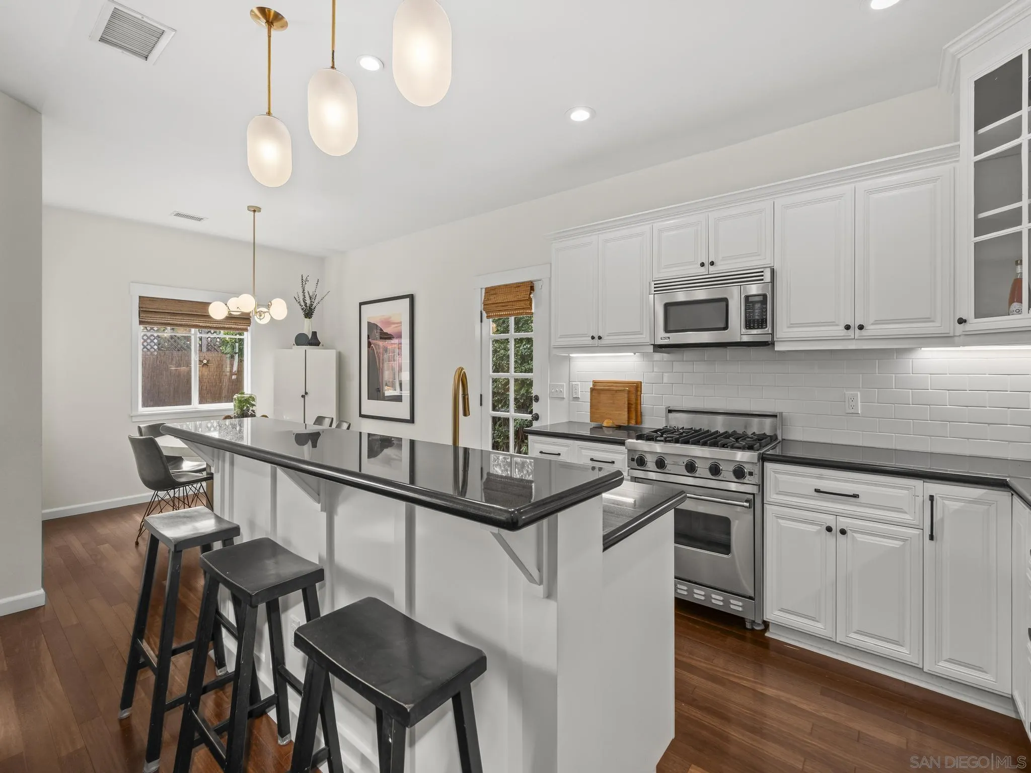 1410 2nd St