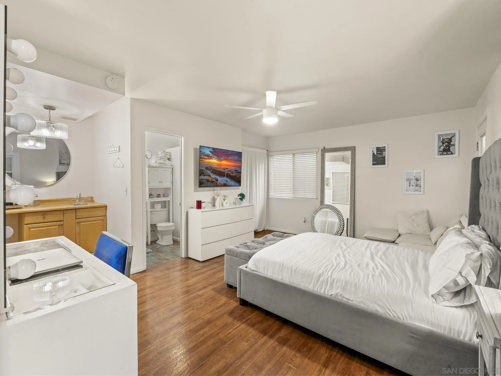 406-408 & 408b E Ave