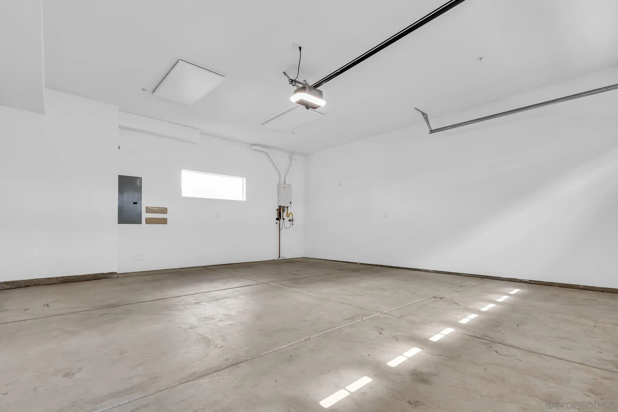 1341 Holly Ave