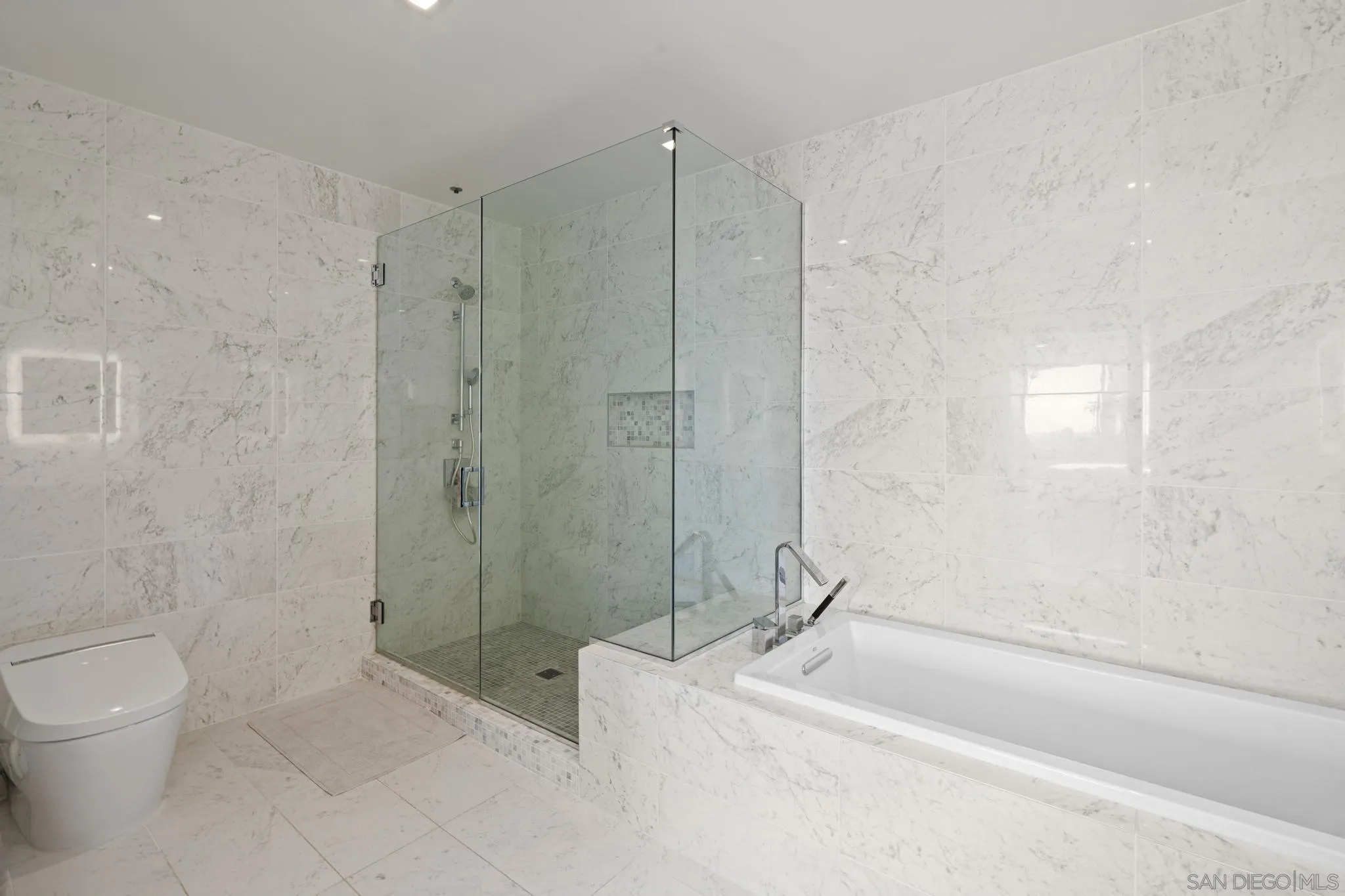 2604 5th Ave Unit 406