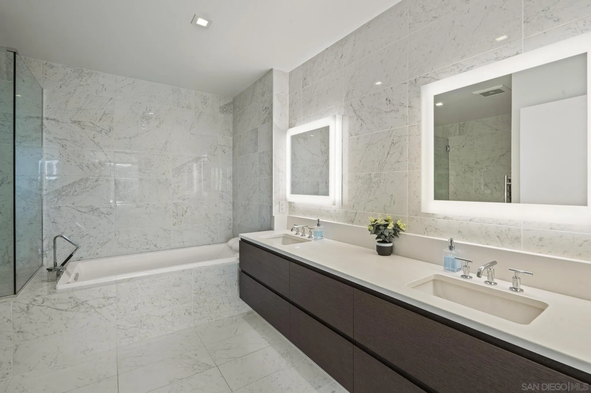 2604 5th Ave Unit 406