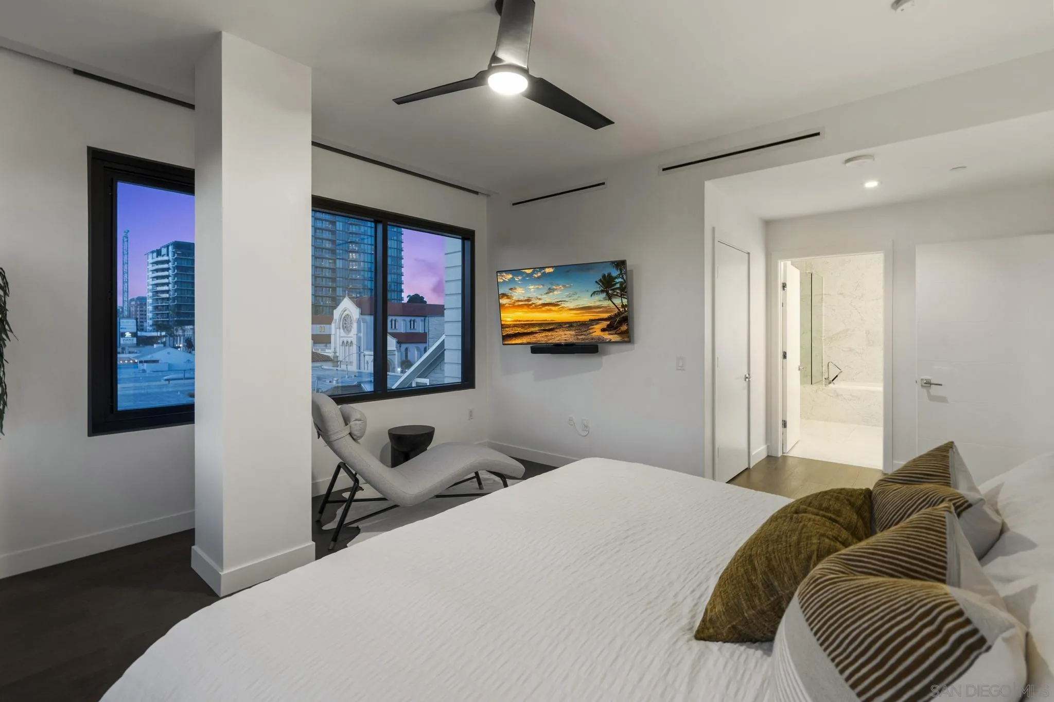 2604 5th Ave Unit 406