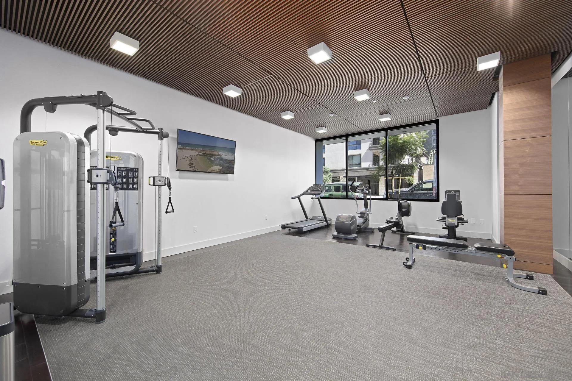 2604 5th Ave Unit 406