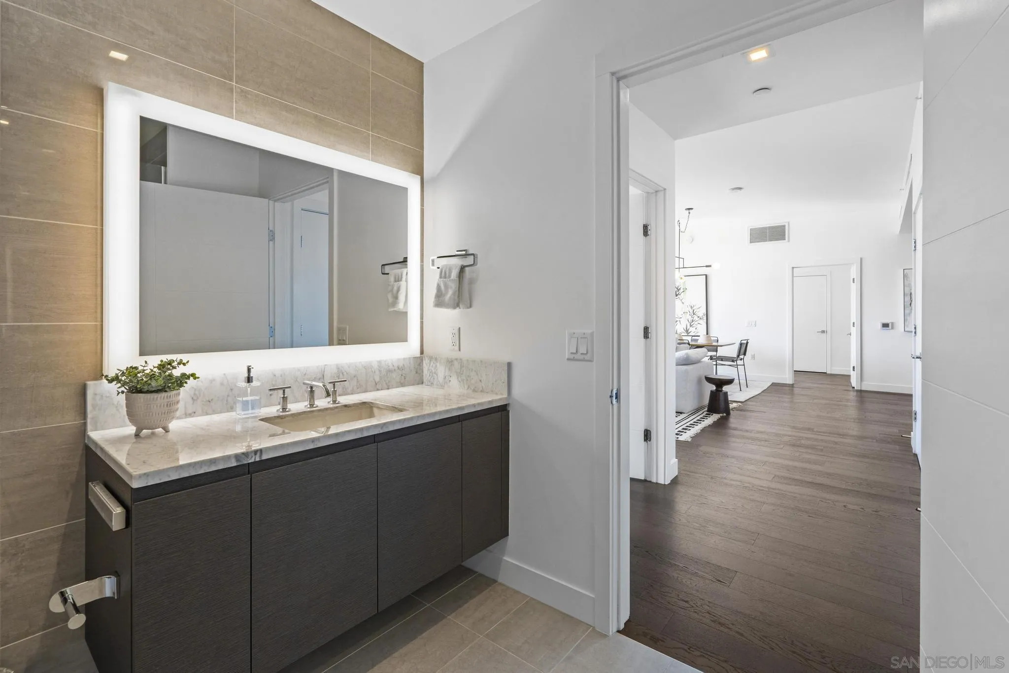 2604 5th Ave Unit 406