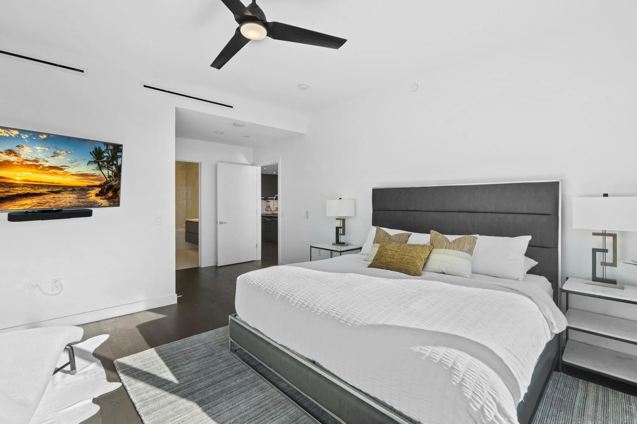 2604 5th Ave Unit 406