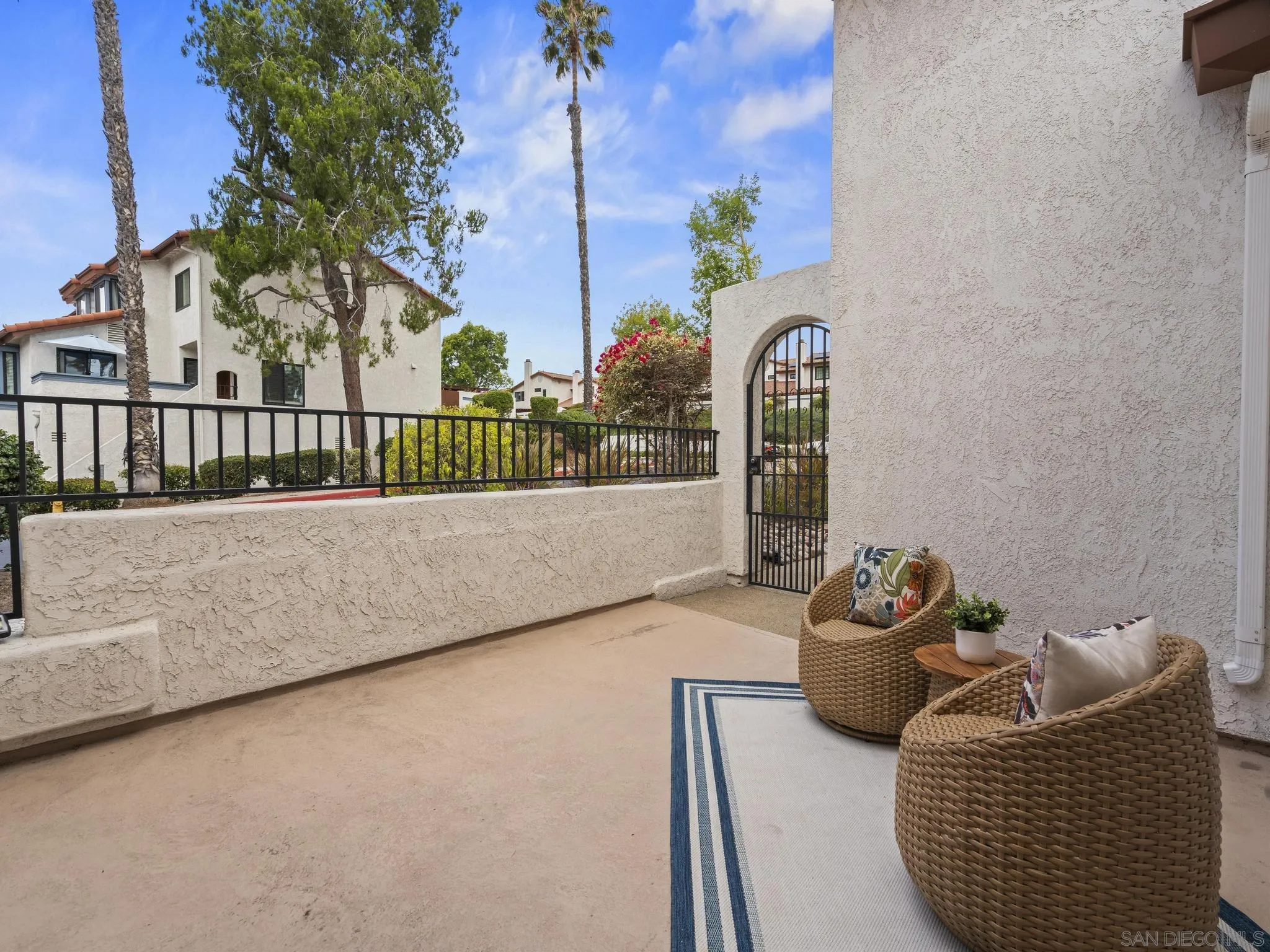 1536 Apache Dr. Unit #f