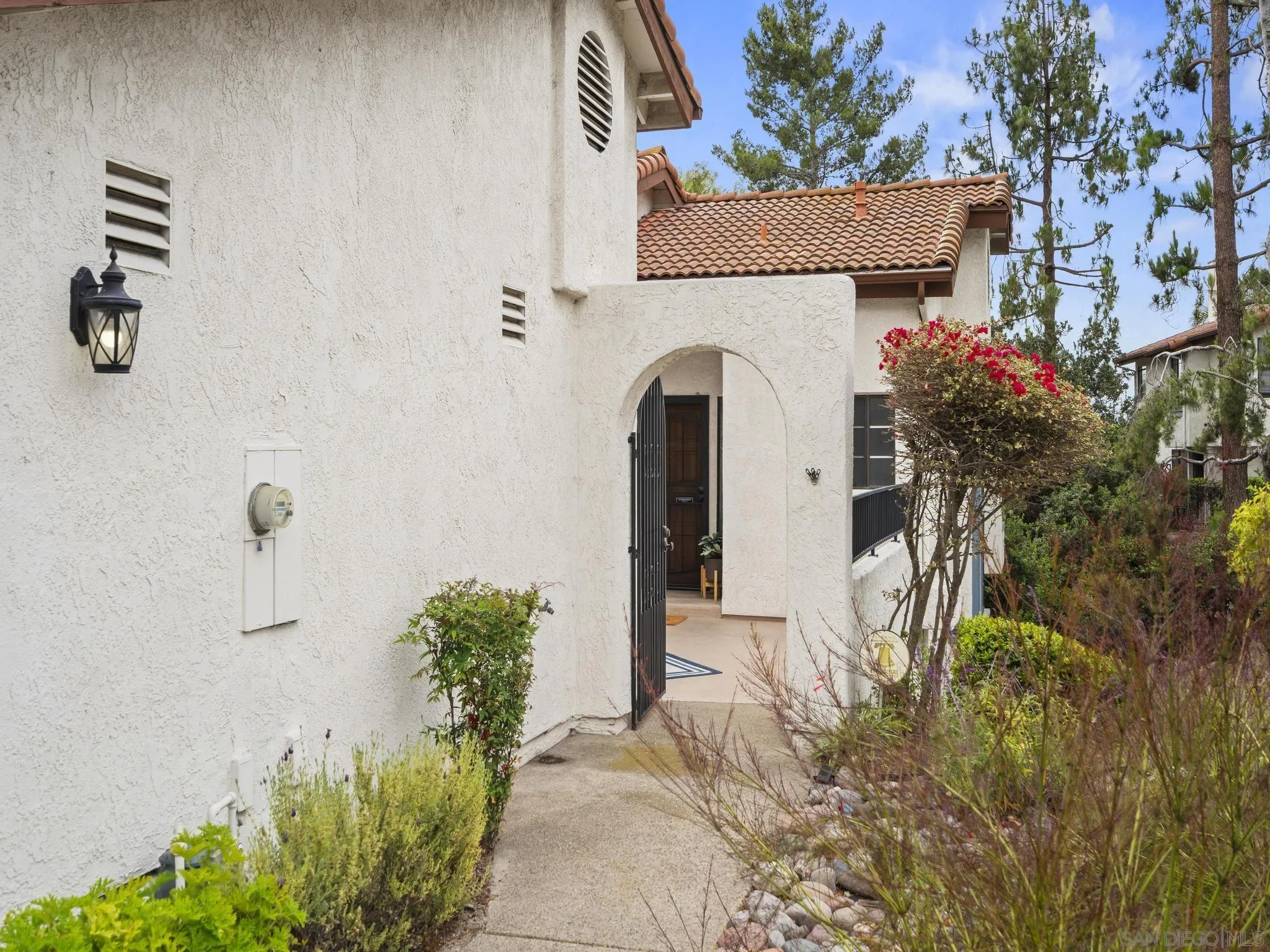 1536 Apache Dr. Unit #f