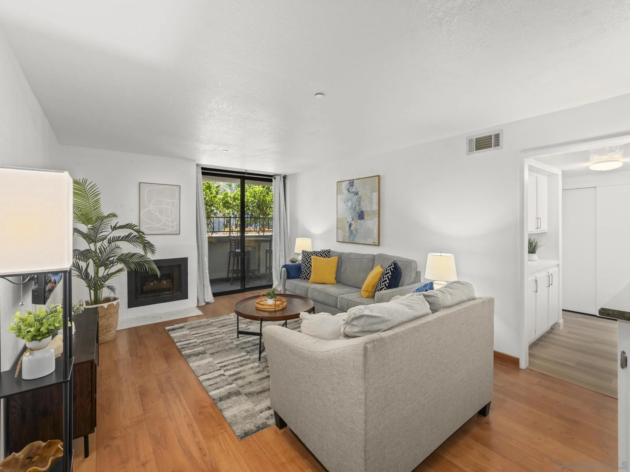 850 State Unit 117