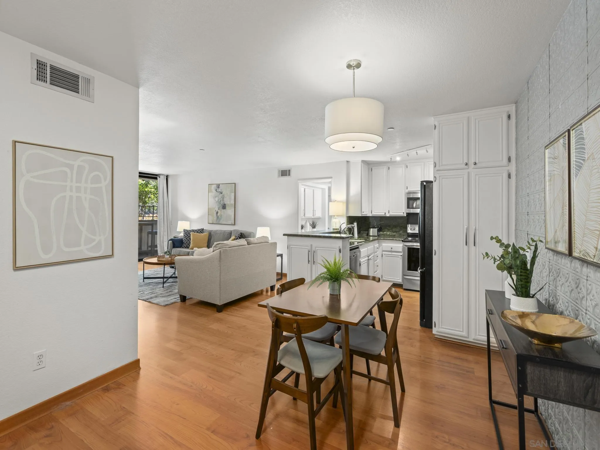 850 State Unit 117