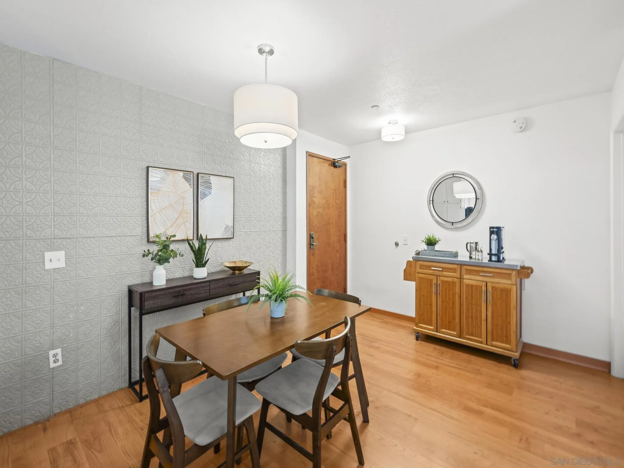 850 State Unit 117