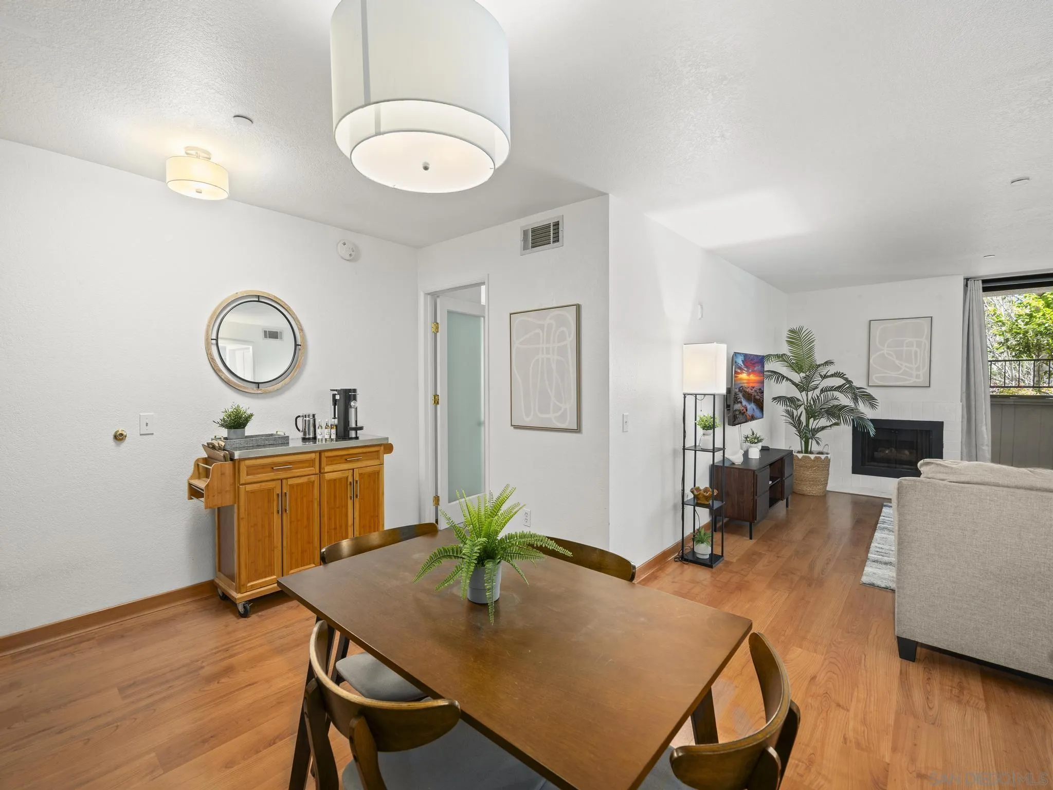 850 State Unit 117
