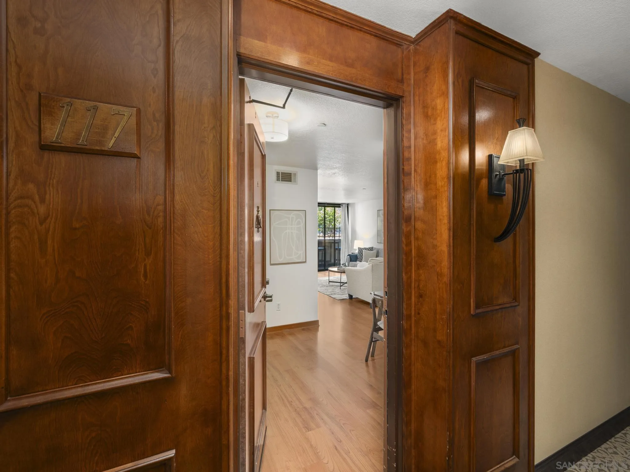 850 State Unit 117