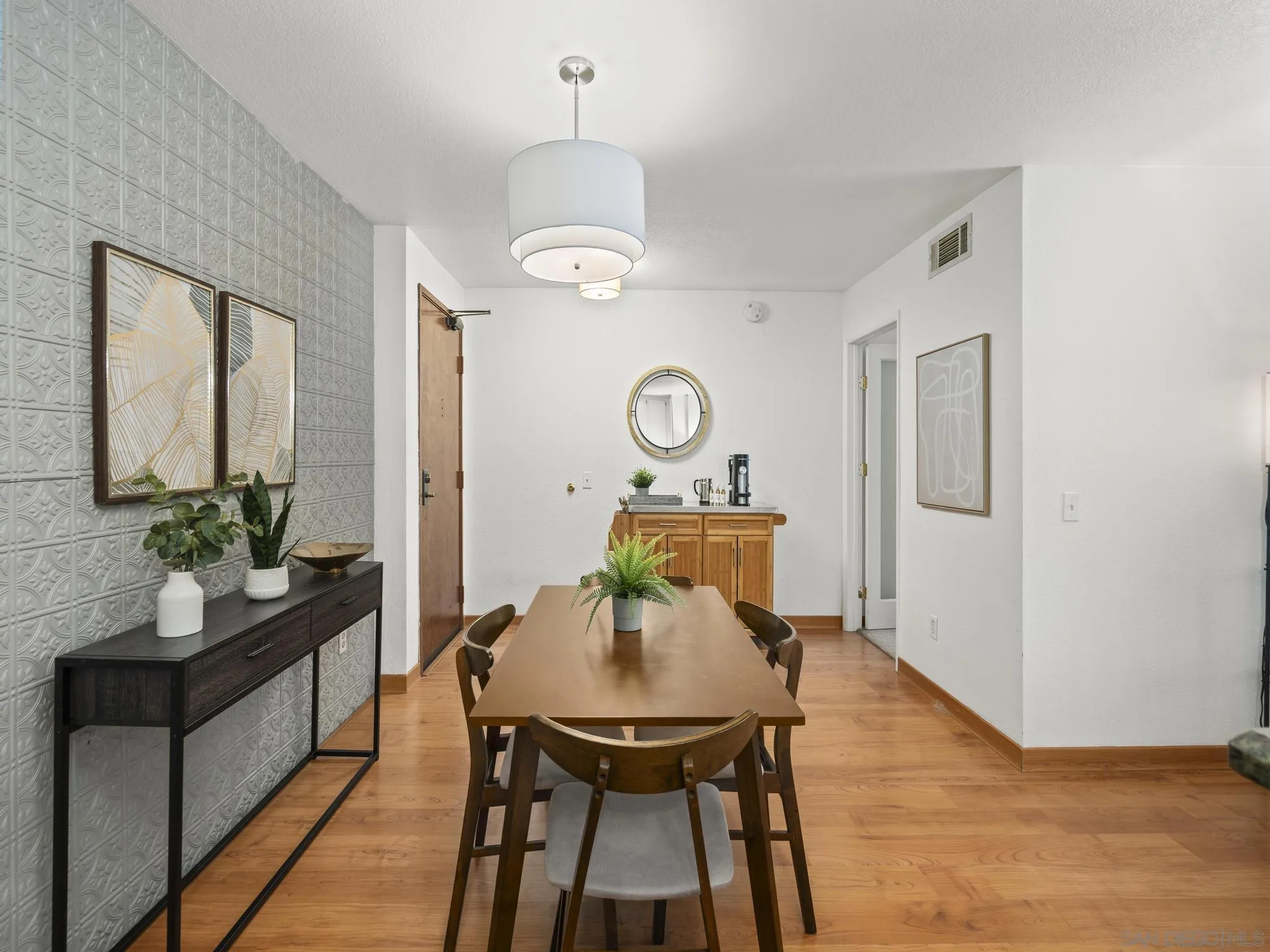 850 State Unit 117