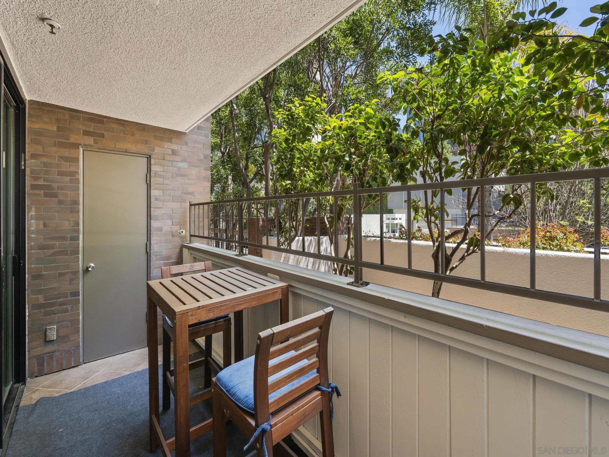 850 State Unit 117