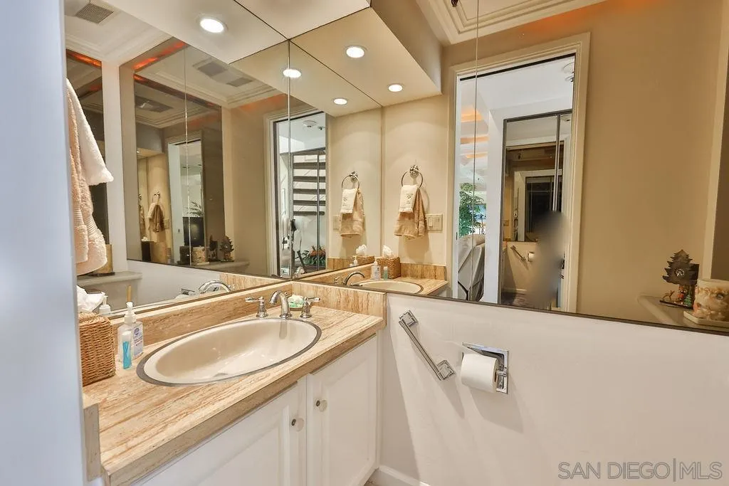 835 D Ave Unit 4