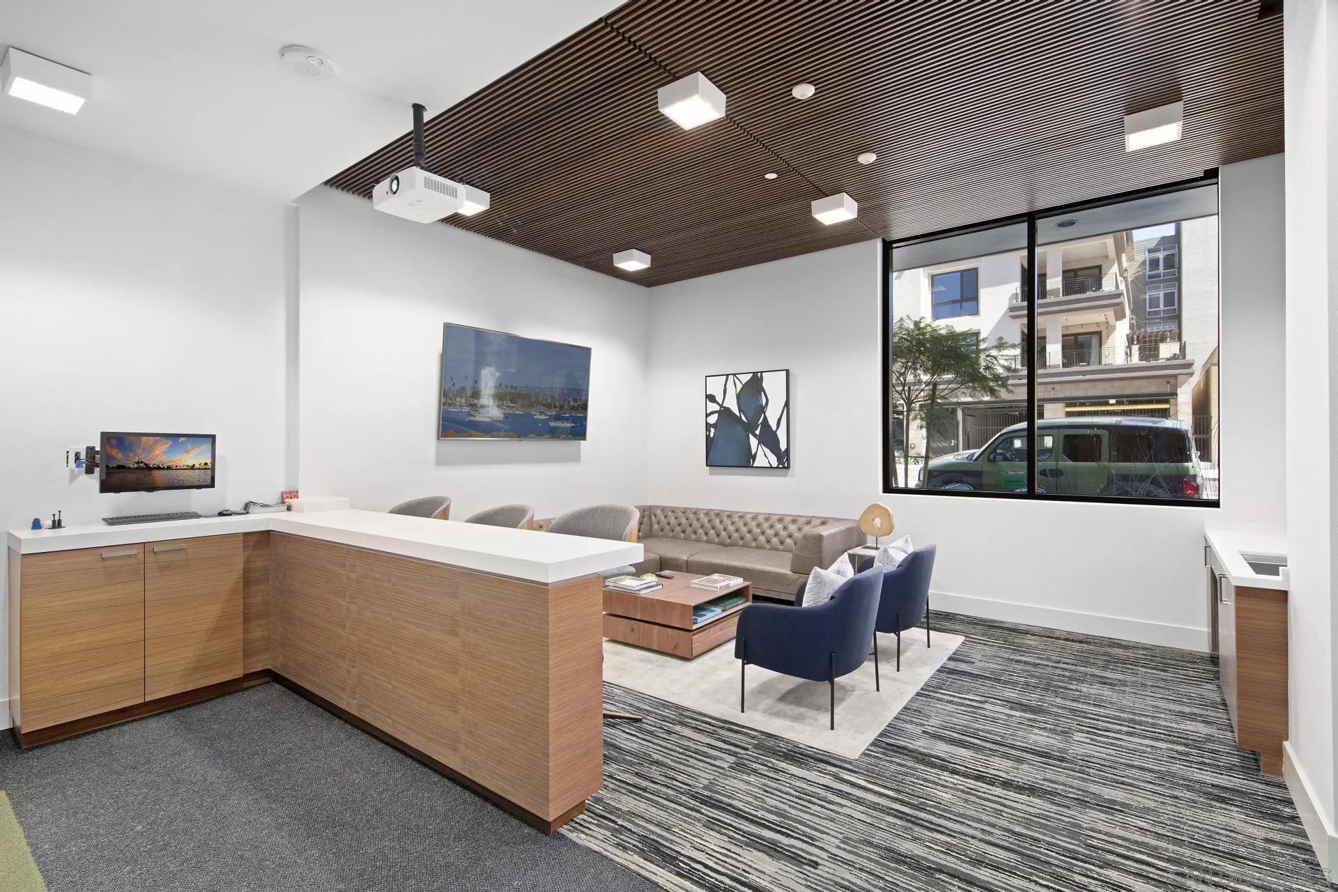 2604 5th Ave Unit 406