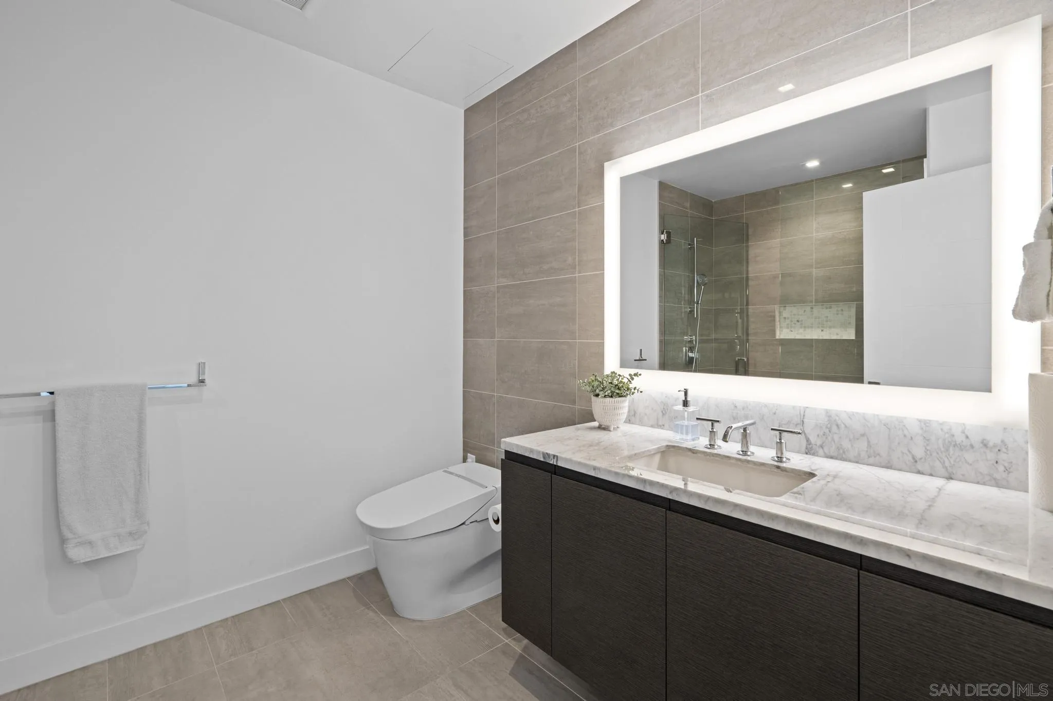 2604 5th Ave Unit 406