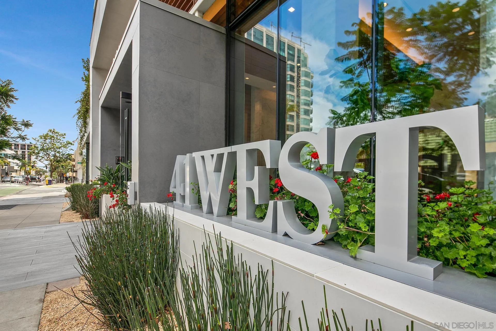 2604 5th Ave Unit 406