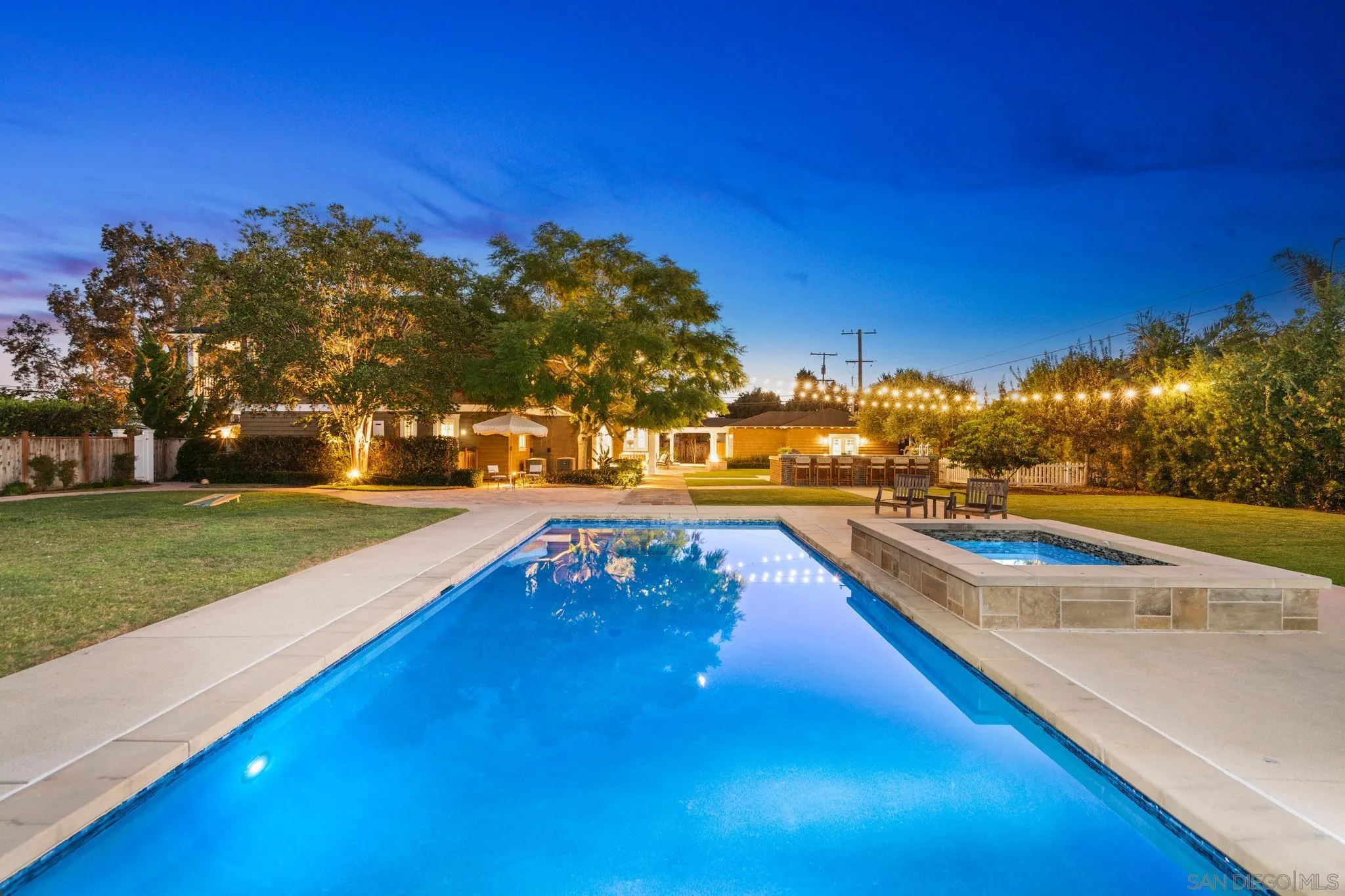 750 & 760 Country Club Ln