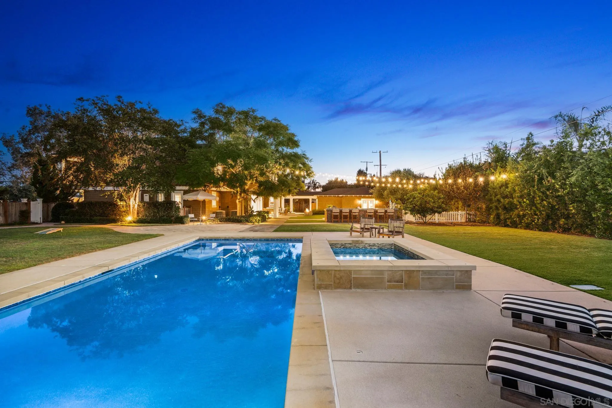 750 & 760 Country Club Ln