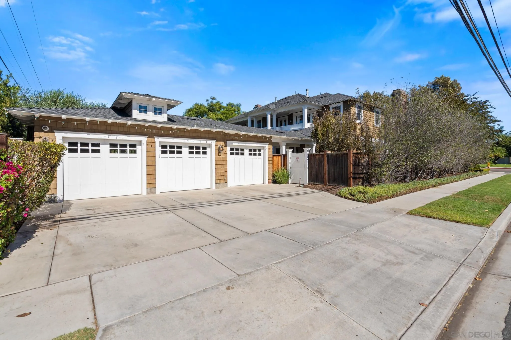750 & 760 Country Club Ln