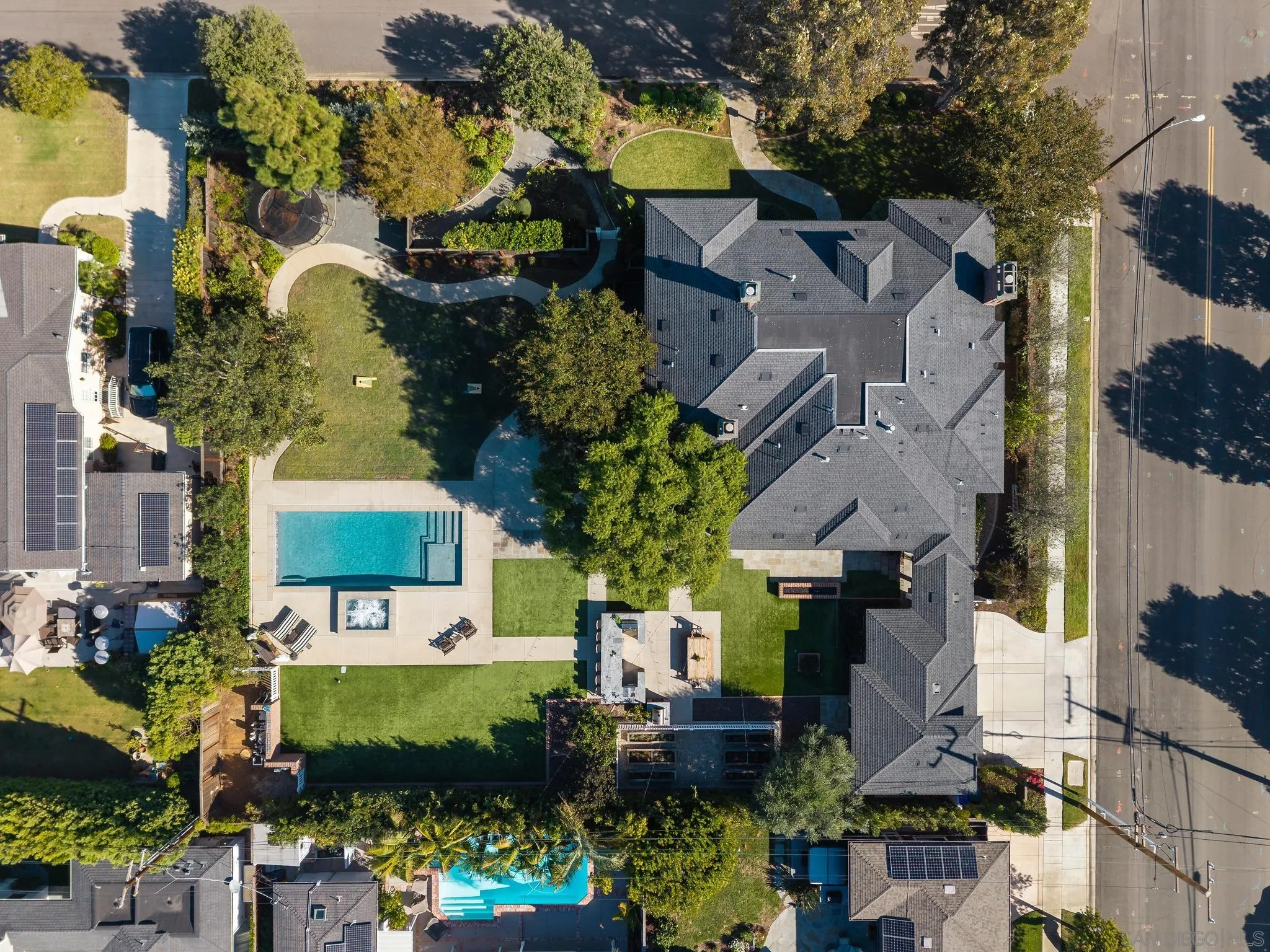 750 & 760 Country Club Ln