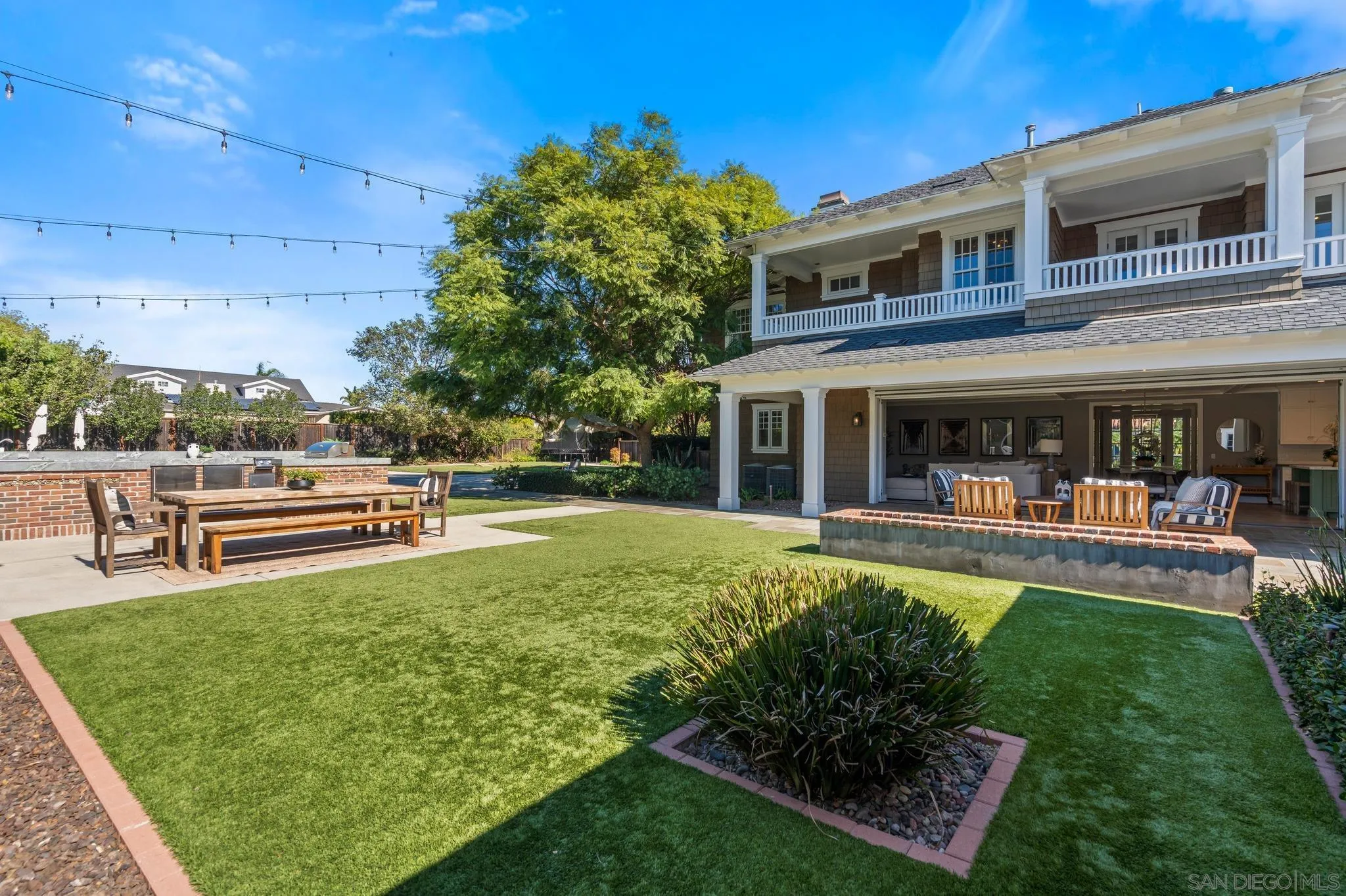 750 & 760 Country Club Ln